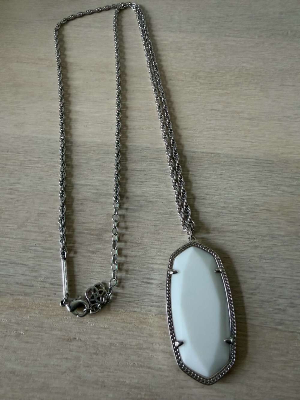 Kendra Scott White & Silver Pendant Necklace